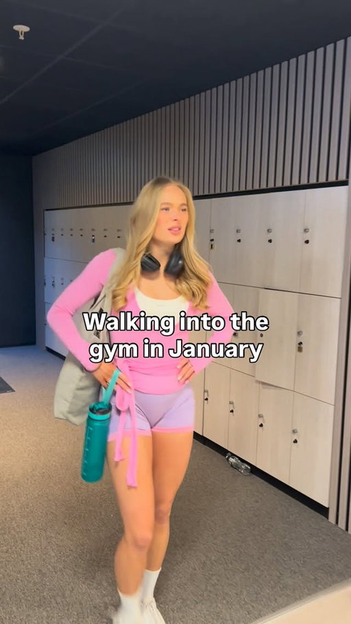 I give it until February 😅 

#gym#workout#training#gymlife#gymgirl