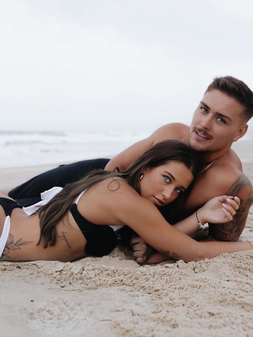 Little love bird shoot <3

📷 @gwoodphotog