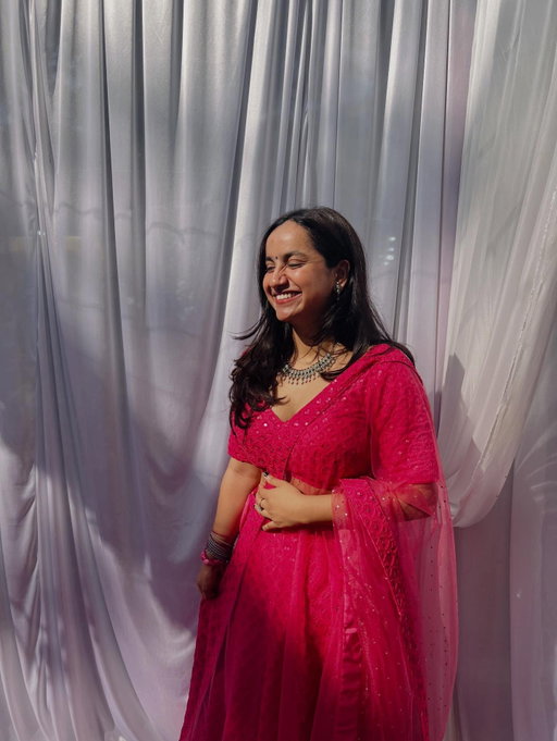 bas shaadi attend karne main expert bann rahi hoon 💖🕺⭐️🍗🌸🤩🌷🌈💕