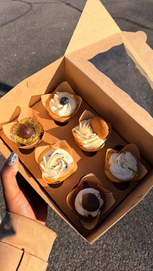 Have you been to @enjoycheesecakes? 👀 This place has such an amazing variety of mini cheesecakes which are $4 each! They have over 90 flavors and rotate them out monthly. They also sell whole cheesecakes, cookies, cake, and dessert bars 🔥

All the cheesecakes I tried were incredible and my friends enjoyed everything else. I’m so mad I’m just now checking out this place, it’s been on my list for a minute! This now makes the list for one of my favorite dessert places in the area, definitely make sure you stop by and check them out 💙

Ratings:
 
Dubai 9/10
Banana pudding 9.5/10
Tiramisu 8.5/10
Lemon blueberry 10/10 
Oreo cake 7/10
S’mores bar 8/10 

•

•

#757 #stormchasers #hamptonroadsva #vabeach #va