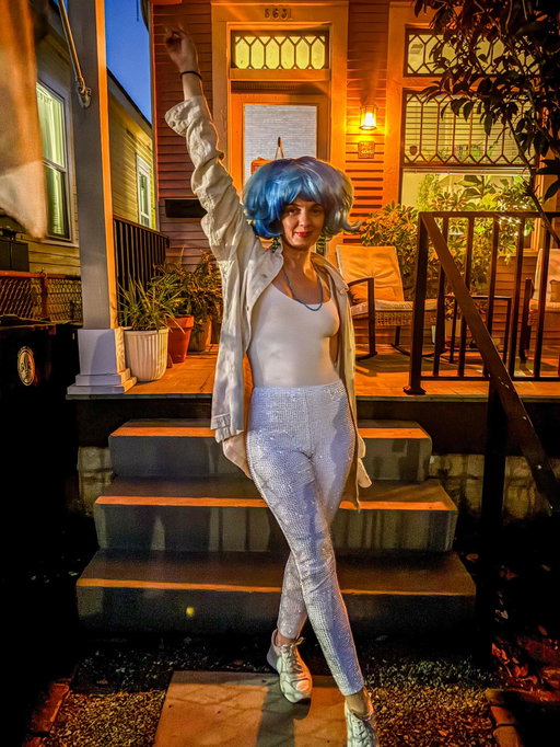 Let’s hear it for this fabulous @fifiscustomwigs wig and the start of the best time of the year! 🥳 We kicked off Carnival season in the Carrolton neighbhorhood this year, our new home (which I fell in love with immediately last spring when we moved in). We walked Oak Street and (by total chance) caught a brass band getting down in front of the @mapleleafnola before making our way to @carrollton_station where the party exploded with hundreds dancing, singing, drinking, and celebrating. The band continued and got louder, the people were revelrous, and wore their best to welcome in the season. We packed in like sardines and cheered as the street car filled with the Phunny Phorty Phellows paraded out of the station and down the line. What a city it is; there’s truly no place like New Orleans. 💜💛💚 #EatDrinkTravelYall