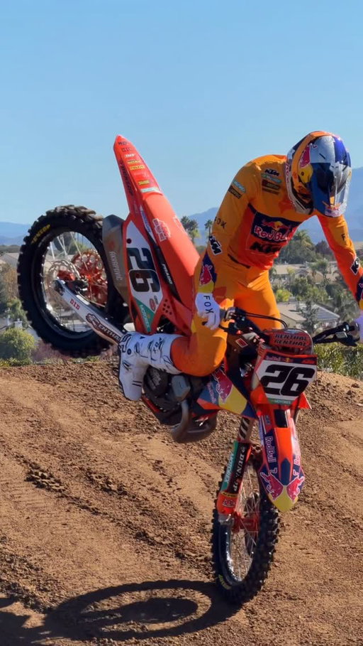 Style ✅ Speed ✅ Vibes ✅

Jorge is locked in and READY TO RACE A1! 

#KTM #ReadyToRace #Supercross