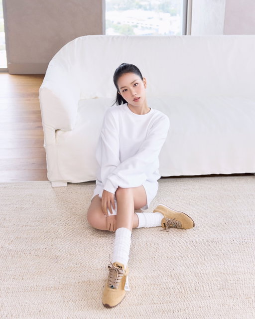 Designed exclusively by Jisoo, the special-edition Sunset Sneaker is now available in Caramel Cream.