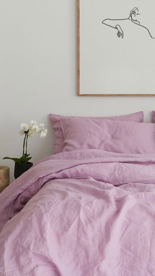 Master the perfect hospital corner! 

It’s time to say goodbye to messy sheets and hello to a satisfyingly tidy bed. This is how to fold and tuck your top sheet like a pro – because little details make a big difference in comfort and style. ✨

#hospitalcorners #beddingtips #bedmaking
