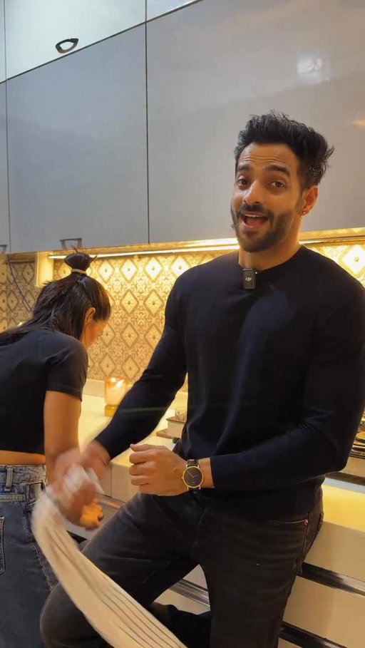 When my wife and I host house parties, we’re not strict at all with ourselves.
We just try to be a little smart about it.

Eat Right on @swiggyindia honestly made this easier, we could pick what fit us, whether that was high-protein, low-cal, or no-added-sugar.

Be honest, at house parties, are you strict with nutrition
or do you find a smarter way around it?