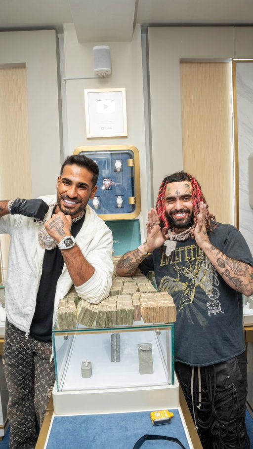 This Shit Outta Yo Budget 🤑… ESKETIIIIIITTTT

Go show the boy @lilpump some love, Link in STORY !!! Or just search “Budget-Lil Pump” on YouTube !!!

First ever music video shot AT THE HQ!!! History in the making 🏆 !!! 

This is still just the beginning !!!📈