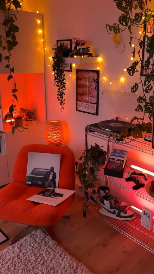 heavy on this mood after a long day.

#roominspiration #apartment #cozyhome #roomlights #interiorinspo