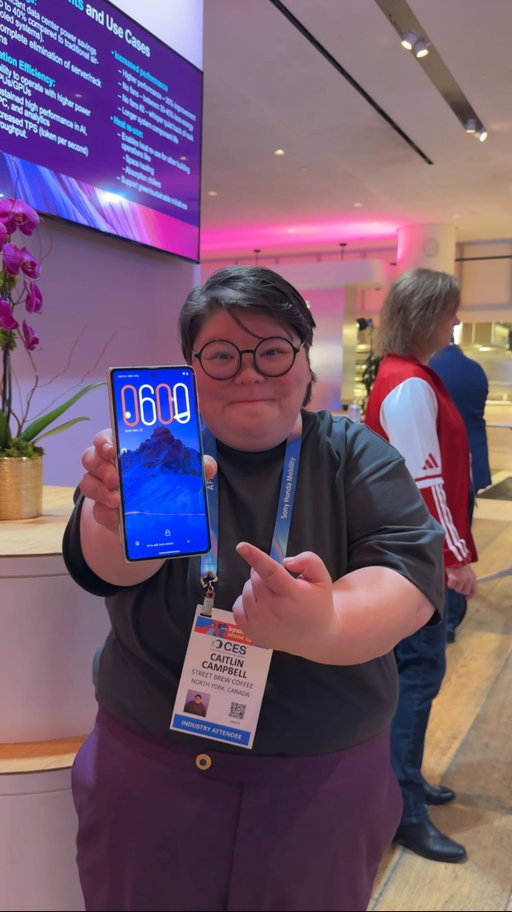 Had a blast at @ces checking out the new tech @lenovo + @motorola have been working on. My favorite was the motorola razr fold which folds like a book! #LenovoPartner  #LenovoTechWorld