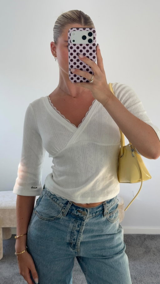 cool girls wear sunscreen 🧴☀️ @larocheposayaunz ad #Anthelios #SPF #LaRochePosay #SoundsOfSummer #Ad 

ALWAYS READ THE LABEL AND FOLLOW THE DIRECTIONS FOR USE. Apply 20 minutes before sun exposure. Sunscreen is only one part of sun protection so wear protective clothing and seek shade. Avoid prolonged sun exposure. Reapply every 2 hours and after swimming, towelling and perspiring in accordance with directions.