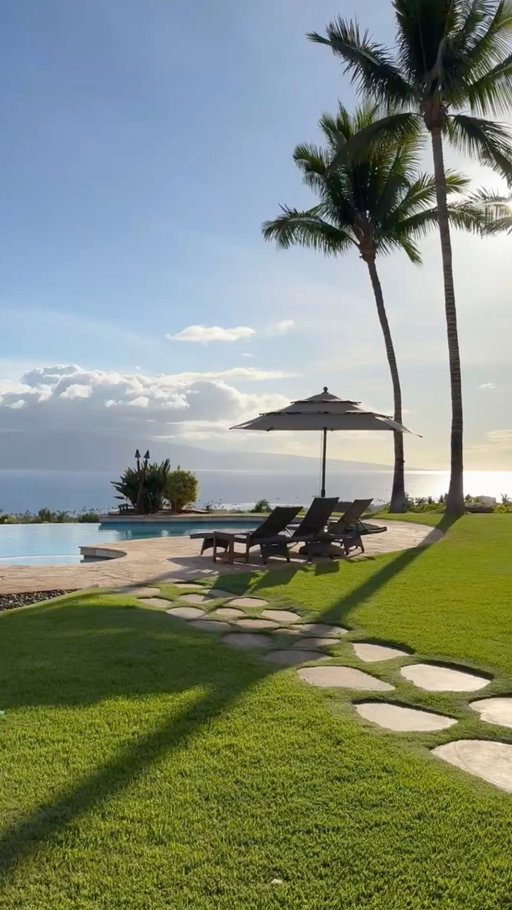 2026 just means I need to book 26 trips...to Hawaii 🌺✈️ 

🔗 Link in bio to explore the best Hawaii vacation homes