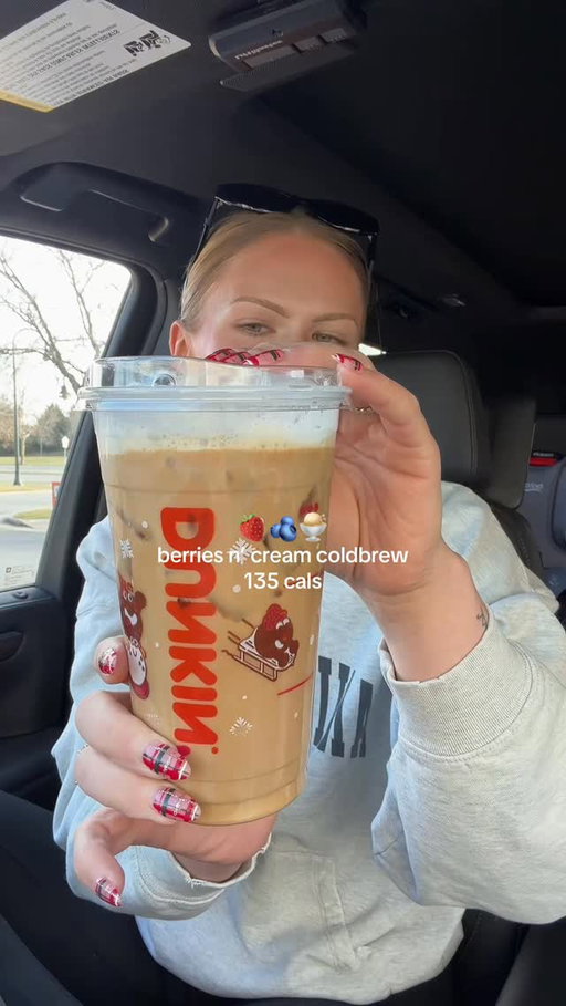 Dunkin berries n’ cream coldbrew only (135 cals) 🍓🫐🍨 use ‘SAM99’ or ‘SAM3’ to save with WeightCare. Here’s how to order: Medium cold brew with sweet cold foam, extra ice, 1 pump cream, 2 shots sugarfree raspberry, 2 shots sugarfree blueberry, and 2 stevia. @weightcare_ 
#dunkin #icedcoffee #weightcarepartner #fastfood #order