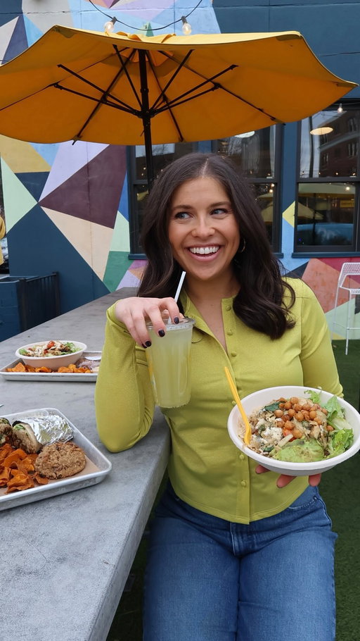 ⭐️🥗🌯TWO $100 @whatsyourgusto GIFT CARD GIVEAWAY!!!🌯🥗⭐️

Winter calls for alllll the comforting foods so this season, @whatsyourgusto put their FIRST-EVER warm bowl on the menu! 

gusto!’s Creamy Spinach Artichoke warm bowl is piled high with spinach, artichoke, fried chickpeas, cabbage and tomato with a rich side of red wine dijon vinaigrette. This bowl + Kiwi Basil Limeade + Oatmeal Raisin Cookie are on the menu just for a limited time, so now is the time to plan your visit! This meal is made fresh and is a great way to adhere to your healthy new years resolutions without sacrificing bold flavors…

⭐️I’m giving away TWO $100 @whatsyourgusto gift cards to 2 lucky people who follow the steps below:

1) like this post
2) make sure you’re following me (@Skye.estroff) and @whatsyourgusto
3) tag a friend in the comments!!
*BONUS ENTRY- share this post to your Stories!

Pro tips: order the Creamy Spinach and Artichoke bowl with 1/2 greens 1/2 rice as your base or go all-out with the wrap plus add avocado. The Oatmeal Raisin Cookie is brown sugar chewy perfection so I highly recommend this addition to your order. PLUS open or download the gusto! Fam Club app to place your order!

*Multiple entries count. 2 winners to be selected at random who follow entry requirements on Thursday, January 15. Good luck!

#whatsyourgusto #ad #gustoeats
