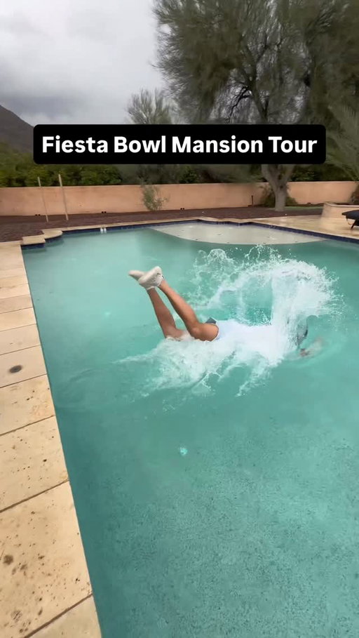 The mansion has been infected by brain rot 😭🥀
@vrbo @fiesta_bowl