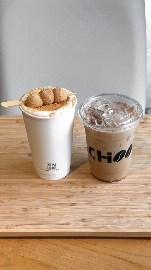 NEW Tea & Coffee Shop in Bellevue, WA! ☕️

@chooteabellevue in Downtown Bellevue is serving milk  tea, coffee, and desserts.🤎 The cafe is cute and cozy inside. ☺️ My favorite drink I tried was the Soymilk Latte with Mochi! 🍡

Featured Drinks:
☁️ Soymilk Latte w/ Mochi
☕️ White Chocolate Mocha
🤎 Taro & Purple Potato Milk
🍪 Special Oreo Matcha
🍊 Orange Fruit Green Tea
🧋Osmanthus Oolong Tea Latte

Choo Tea
📍155 108th Ave NE 101, Bellevue, WA 98004

Share this with someone for your next cafe date 🤎

Thank you @chooteabellevue for having me 🫶🏼

#newcafe #bellevue #milktea #seattlecafe #seattlefood