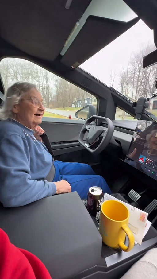 Grandma gets it

📸 @hunteratwood77s