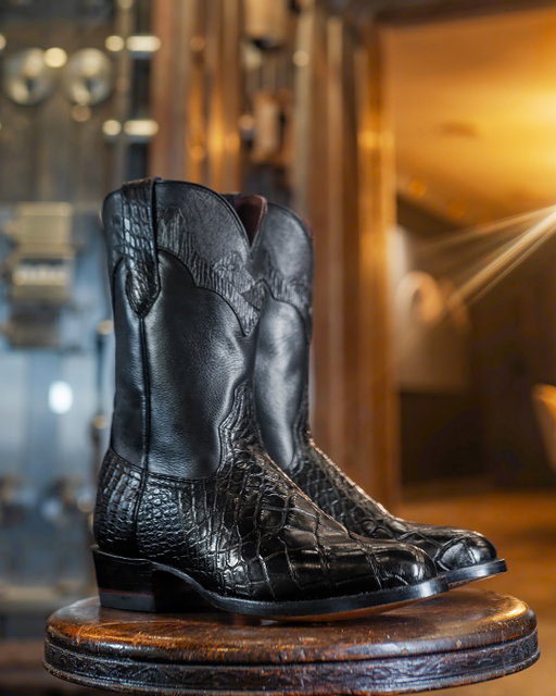 Claim one of the rarest boots in Texas. The Chisos Reserve: Anniversary Edition. Built for those who understand the quiet confidence of the extraordinary.