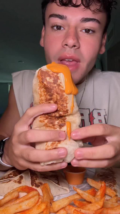 Taco Bell NEW Volcano Sauce Mukbang #tacobell #tacobellnewmenuitems #mukbang #asmr #explorepage