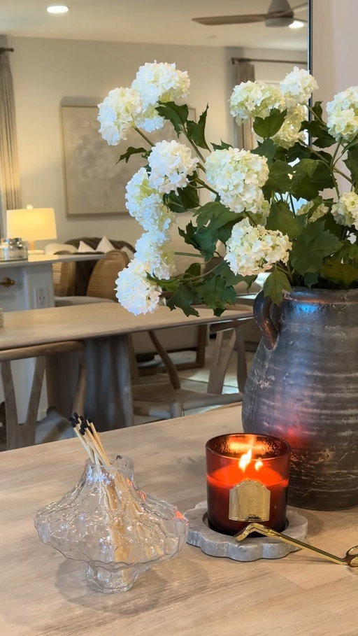 proof you can make any space feel warm & inviting with some styling🥹🤍 

follow @styledwithjordant for daily home inspo🏠

#homedesign #interiordesign #homeinspo #cozyhome #homestyle #organicmodern #homedecoration
