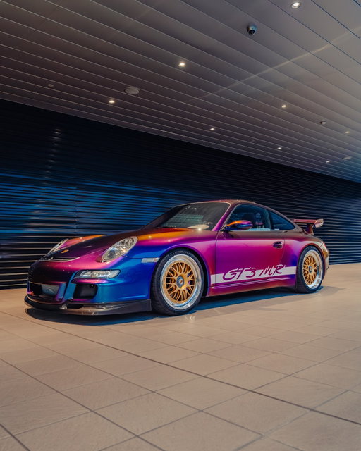 One of my favorite shoots last year - a “first” in many regards, the illustrious 997 GT3MR from @porschesantaclarita. Spending time with this project was inspiration on all fronts - I’m often drawn to the places where passion, creativity, and expertise intersect one another, and there is no shortage of crossings here. It’s as impressive as it is shiny ✨ 

➖➖➖
#pcar #997 #gt3 #911gt3 #porschemoment 
@porscheusa @manthey_racing @csf_radiators @polarpro @sonyalpha