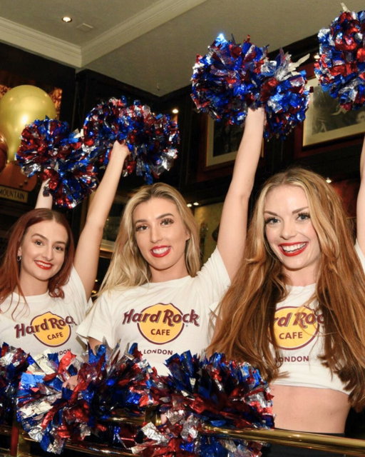 Hands up if you’re excited for the Playoffs! 🙋‍♀️⁣
⁣
From signature wings to ice-cold buckets, we’ve got everything you need to stay fueled until the final whistle. ⁣
⁣
Grab your crew, rock your colors, and catch the season’s biggest games on the big screen! 🏈 🍻⁣
⁣
@hardrockcafelondon⁣
⁣
*Participating Cafes only⁣