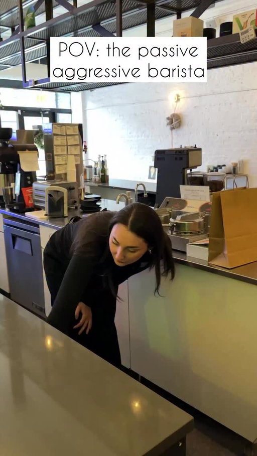 I love her and I hate her at the exact same time

#barista
