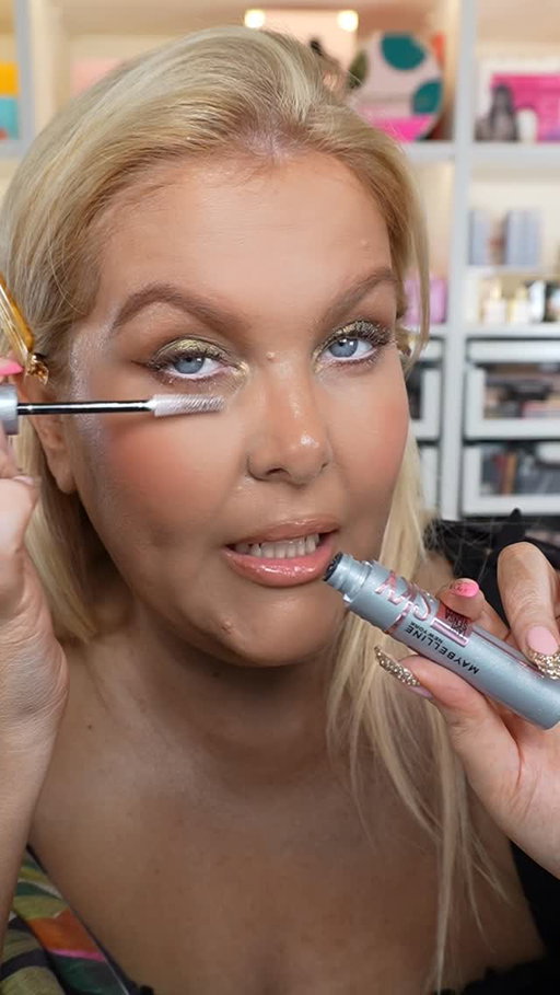 It’s called research, look it up lol
Skin prep @dieuxskin 
Bronzing drops @westmanatelier 
Foundation @armanibeauty 
Blush @patricktabeauty 
Powder and mascara @makeupbymario via @sephoraaus 
Glitter topcoat @maybelline 
Lipliner @fentybeauty 
Lipgloss @napoleonperdis 
#datingfail #unpopular #makeup #makeupstorytime