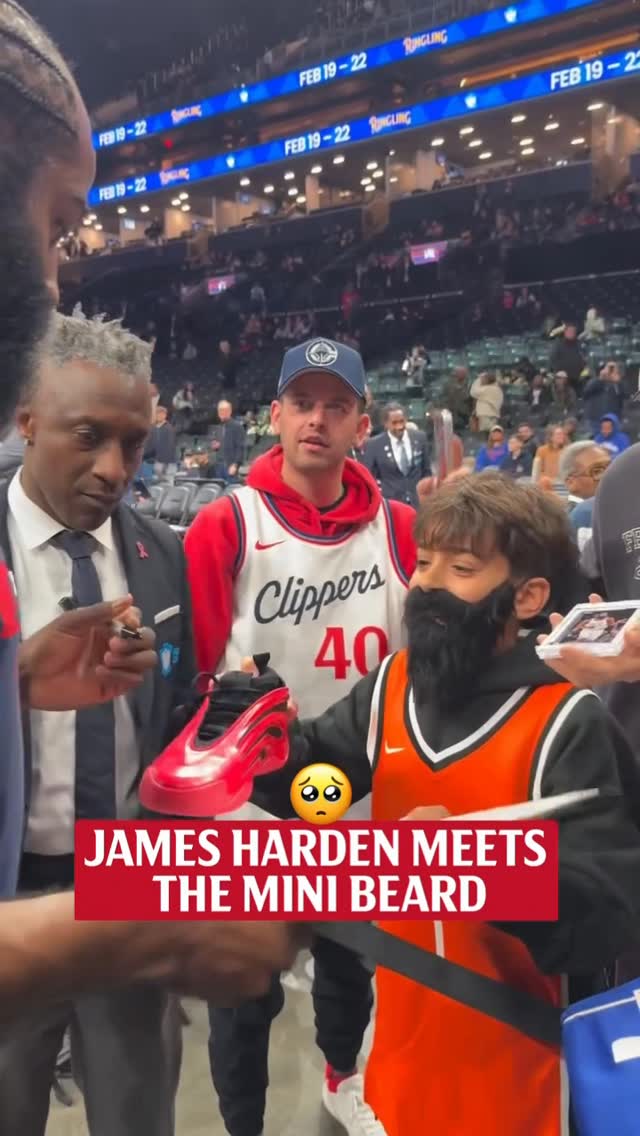 The most WHOLESOME interaction between James Harden and a young fan in Brooklyn 🥺