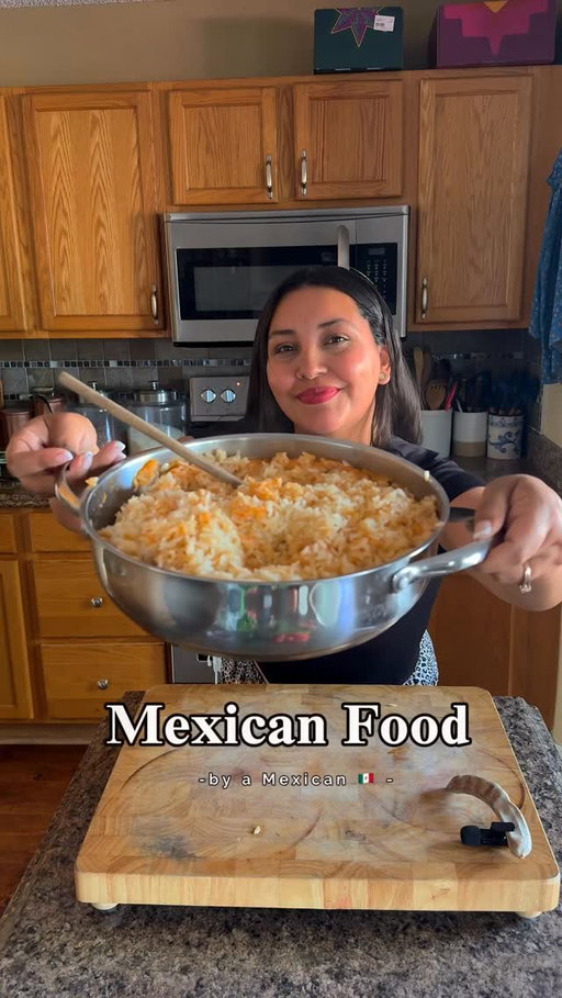 Mexican “red” rice 🍚 

To your blender add: 

- 3 Roma tomatoes 
- 1/2 onion 
- 5 garlic cloves 
- salt to taste 
- HALF of your liquid 

Enjoy fam!