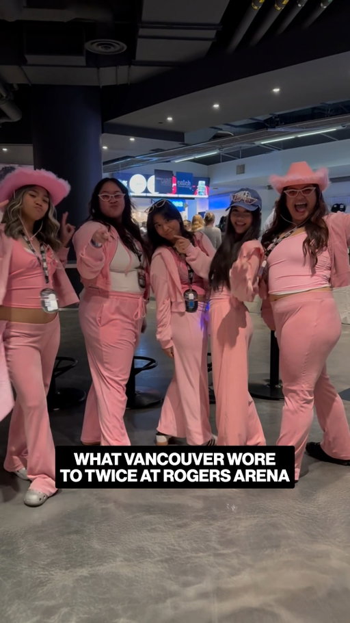 Vancouver showed up in STYLE to Rogers Arena for TWICE Night 1! 🔥