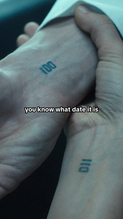 0️⃣1️⃣1️⃣ / 0️⃣0️⃣1️⃣ 
#StrangerThings