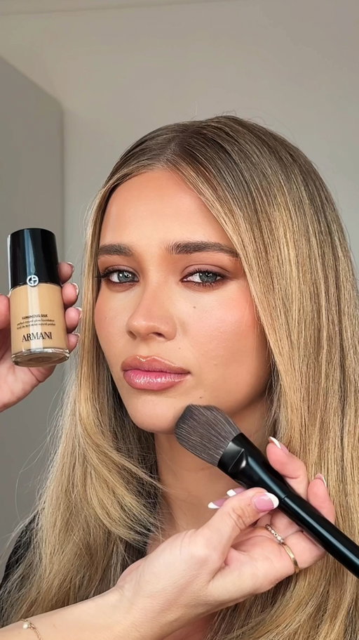 Reviewing the newly enhanced @armanibeauty Luminous Silk Foundation

#ArmaniBeauty #LuminousSilk #ArmaniMakeUp #ArmaniLuminousSilk #AD