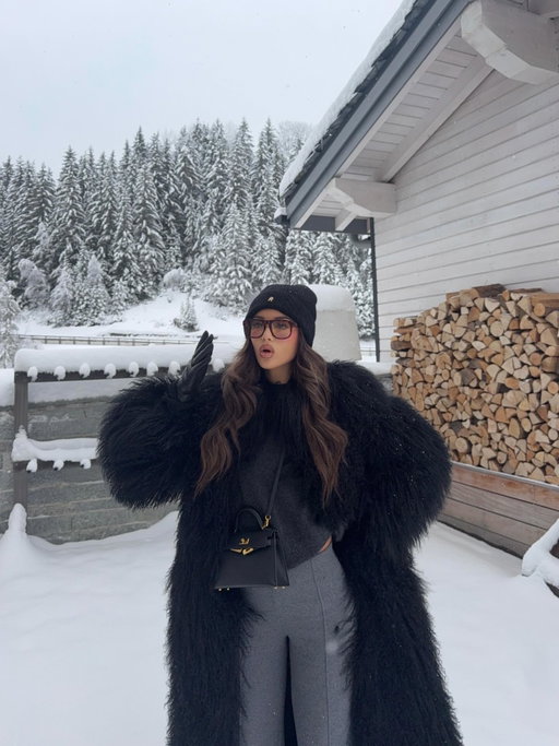 Started the year in the Mountains for a quick minute ❄️ 

Merci @ecrinblanccourchevel for a wonderful stay