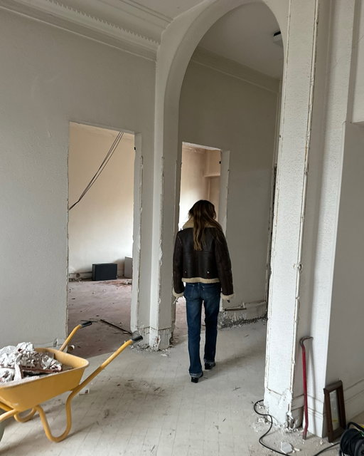 After 3 years without any projects, I guess our lives were missing a little spark… The desire to look ahead, to imagine a new place to call home, was just too strong. One year of searching, and then an instant crush on this house. To follow the whole project and for more design content, come and follow @annelauremaisinterior