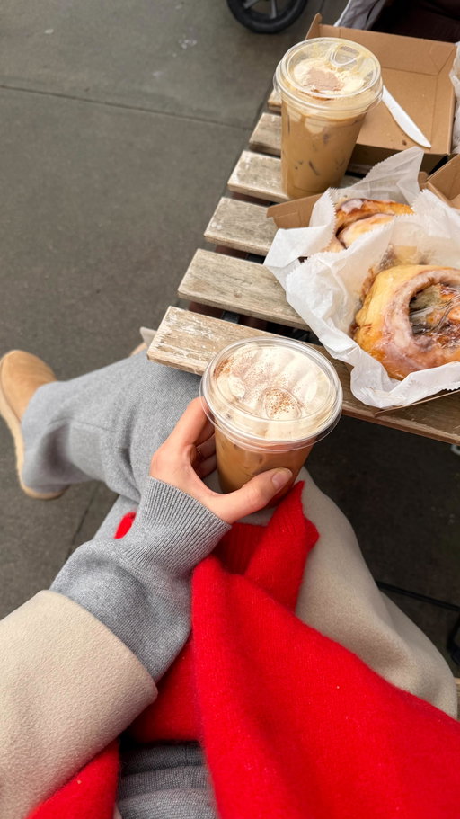 safe to say they lived up to the hype!! they’re from @codoughbread in Newport RI

#cinnamonroll #viral #newengland #newportri