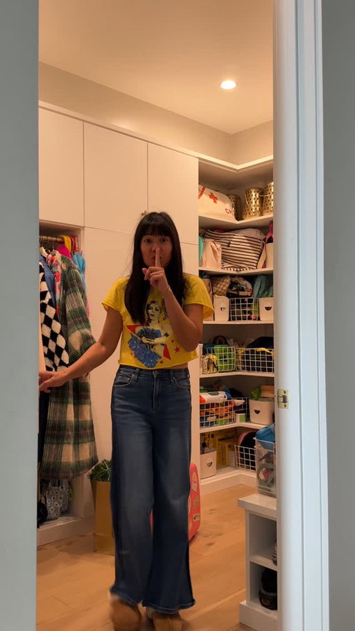 I have my own version of Monica’s closet (IYKYK)! It’s our mud room/closet/pantry/everything space that sits right by our front door. I must go in and out of there 25 times a day. We designed it with @caclosets to help us keep everything organized and multi-functional. But also, if you need to shove something in there last minute before friends come over, that’s ok too! 🚪🤪

#CaliforniaClosetsPartner @Caclosets