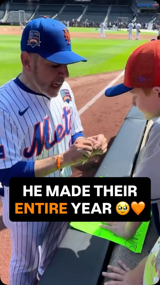 This is EVERYTHING 🥹 These young collectors brought their cards to the ballpark and left with a moment they’ll never forget 🧡

(🎥 @orangekids29)