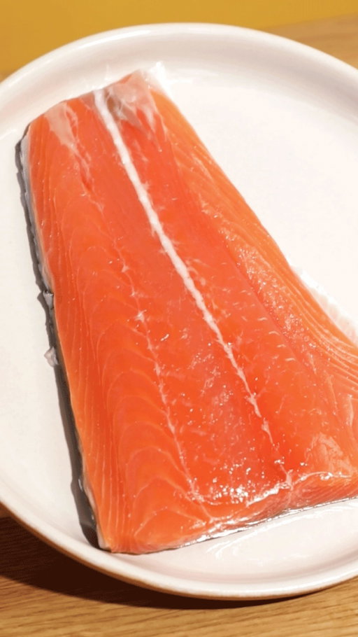 Delicious food shouldn’t be defined by shape or size. 🐟🥓

Our salmon tails and bacon ends & pieces are perfect for cooking AND help cut down on unnecessary waste at the same time. Flavorful, versatile, and proudly rescued. 

Find these items and more at misfitsmarket.com.