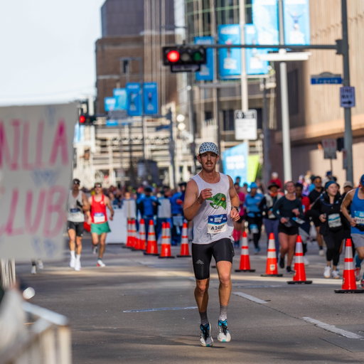 Houston Marathon: 2:52:08 😎 

Damn proud of this for my first real marathon build. Was it the 2:49 we were after? No, but almost! However, lingering stomach bug is still definitely there. Got sick at 10 mile and couldn’t really get food down after that. Hit a MAJOR wall because of that, but knew I still had the B goal of 2:55 within reach so pushed on. I can’t thank you all enough for the love and support on this one. I’ll be back for that 2:49 someday but for now imma go put my feet up 😂❤️