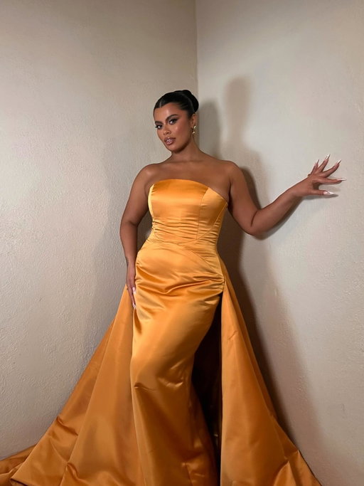brought my own set of golden globes tonight, so no worries over here!!! 

thank you sm to my faves at @bustle for bringing me as your red carpet host for this year’s @goldenglobes ✨what a kiiiii baby … I’m haunting all of award season once again LFG 

((New year .. new snacks FYM))

also get into this gd LOOK!!!! IMMEDIATELY!!!
HMUA was my king always @adamlesimmons 
Styled by my savior @jilljacobsstudio 
Tan by my girls @marisoldelavolta @isabelalysa @dolceglow 

Outfit details bc OMFG
Dress CUSTOM 😛 @annebarge 
Shoes @stuartweitzman 
Jewelry @levian_jewelry 

#BackAtItstagram