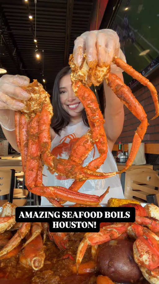 🔥WHERE TO GO FOR SEAFOOD BOILS IN HOUSTON🔥 
📍 @clawdaddyhouston has some delicious seafood boils & with crawfish season here it’s the perfect spot to go to 😍 
They are already have live crawfish and different flavors that are delicious. Would definitely recommend getting one of their seafood platters! They also have garlic noodles, wings, fried seafood, hot Cheeto boudin balls & more! Be sure to check them out! 

#houstonfood #houstonfoodie #htx #houstonseafood #seafoodboils