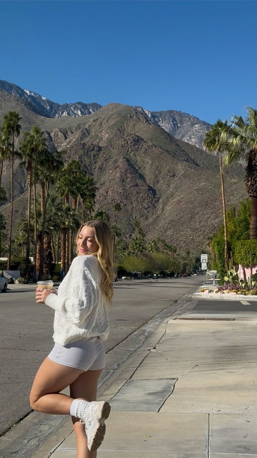 Soaking up the Palm Springs sun with @iwcoffeeandchaibar 🌞🌴☕️