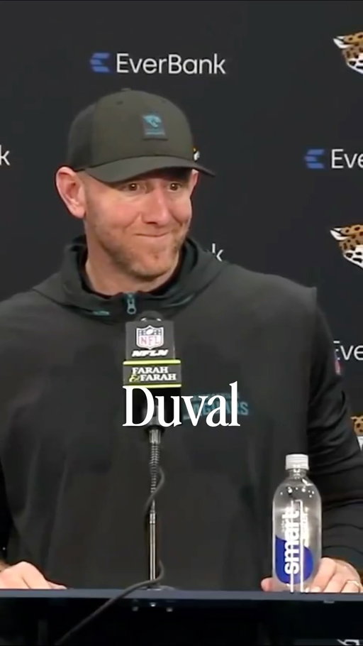 We need more people like Lynn, a journalist who remembers that coaches need comfort too. 

After the @jaguars were eliminated from the NFL playoffs by the @buffalobills this afternoon, Lynn Jones of Jacksonville Free Press News made sure to send words of encouragement to Jacksonville’s head coach, Liam Coen. 

Liam has led the Jaguars to a massive comeback of a season, finishing 13-5 after a 4-13 season last year. May we all be more like @lynnandfriends14 ♥️

🎥 @espnnfl