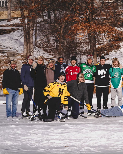 The #Isles spent the off day at Anders Lee’s house in Minnesota and laced up the skates on the pond.