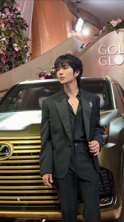 @joshu_acoustic of @saythename_17 brought a little 💎 carat 💎 sparkle with @lexususa to the #GoldenGlobes ✨
