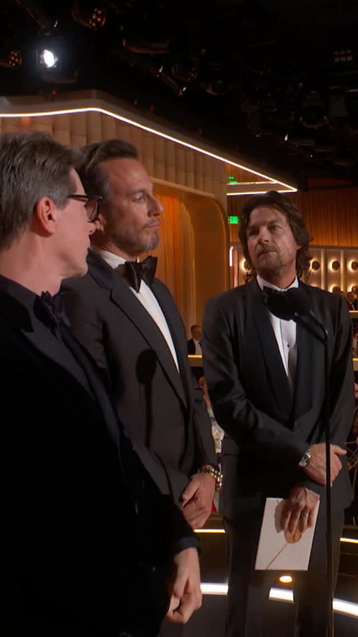 @arnettwill, @jasonbateman and @seanhayes bring the laughs as they present the award for Best Female Actor – Television – Musical/Comedy. #GoldenGlobes