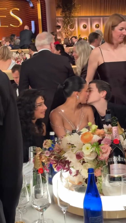 All I’m asking for is someone who looks at me the way Timothée Chalamet looks at Kylie Jenner 🥲 #GoldenGlobes