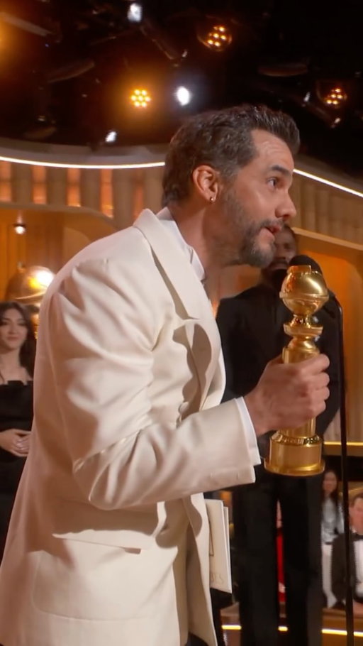 Enjoying this winning moment with Wagner Moura – our Best Male Actor – Motion Picture – Drama winner for The Secret Agent! #GoldenGlobes