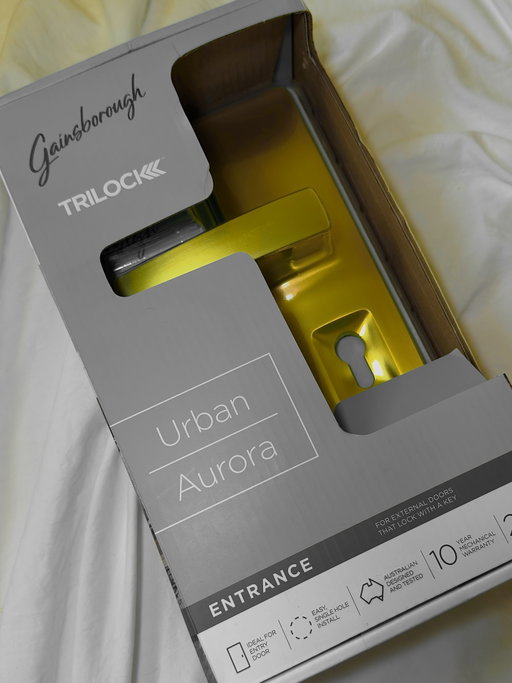 Trilock Urban Aurora Lock by @gainsboroughhardware feels sturdy and well-constructed. Its satin brass finish offers a premium appearance, and the quality materials ensure durability and reliability. 

It fits a standard entrance door seamlessly, enhancing the appearance of every door. 

@influenster @gainsboroughhardware 
#melbourne_desi_girl #complimentary #enterwithstyle #gainsborough