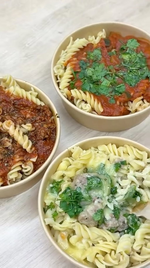 Fresh pasta for lunch in Leeds? Say less. 🍝 
@pasta_point_uk is now serving quick, affordable, high-quality pasta inside Kirkgate Market & it’s family-run too!  
📍Row 4, Kirkgate Market
 Save this for your next lunch break ✨

#leedsbucketlist #pastapoint #leedsfoodie #leedsmarket *gifted