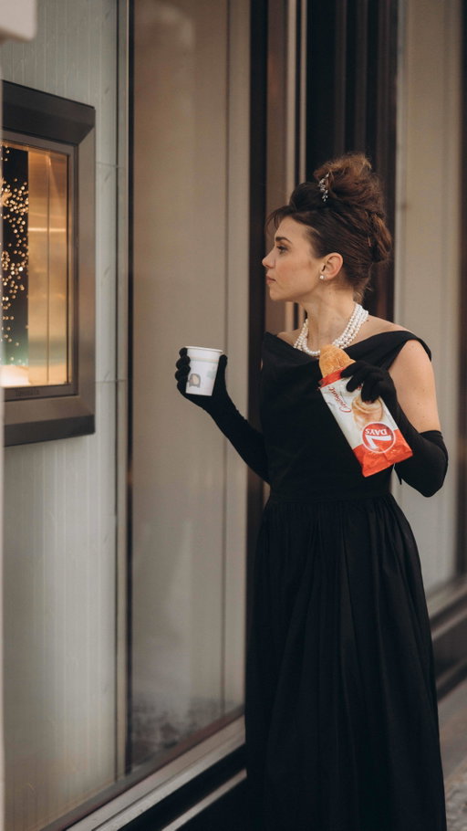 Snídat jako Audrey Hepburn ve filmu Snídaně u Tiffanyho ✅ 

Na 30. ledna připadá Mezinárodní den mých oblíbených croissantů 🥐 a 7days ve spolupráci s Philips si pro vás k této příležitosti přichystali soutěž! Probíhá až do 28.2. a vyhrát můžete každý týden dva kávovary Philips LatteGo 5500 series! Každý den pak dva poukazy v hodnotě 5000,- na vychytávky, co doladí tvůj den se 7Days. Protože káva a croissant je kombo, které milovala i Holly ze Snídaně u Tiffanyho 😋

Více infa najdete na  www.win-7days.cz

#soutez #philipscz #philipshomelivingcz #lattego #7days spoluprace